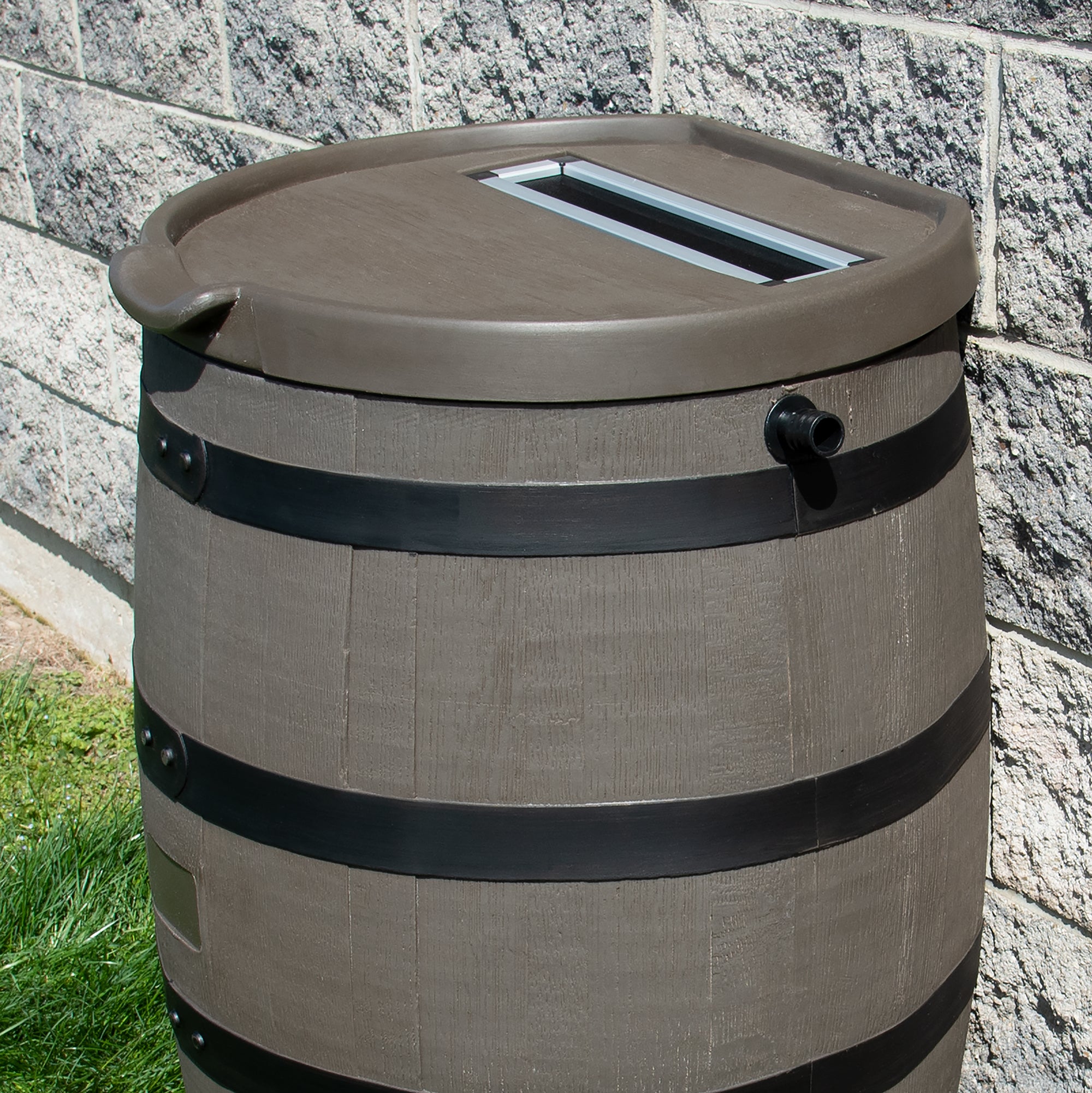 Premium Flat Back Rain Barrel with Removable Lid