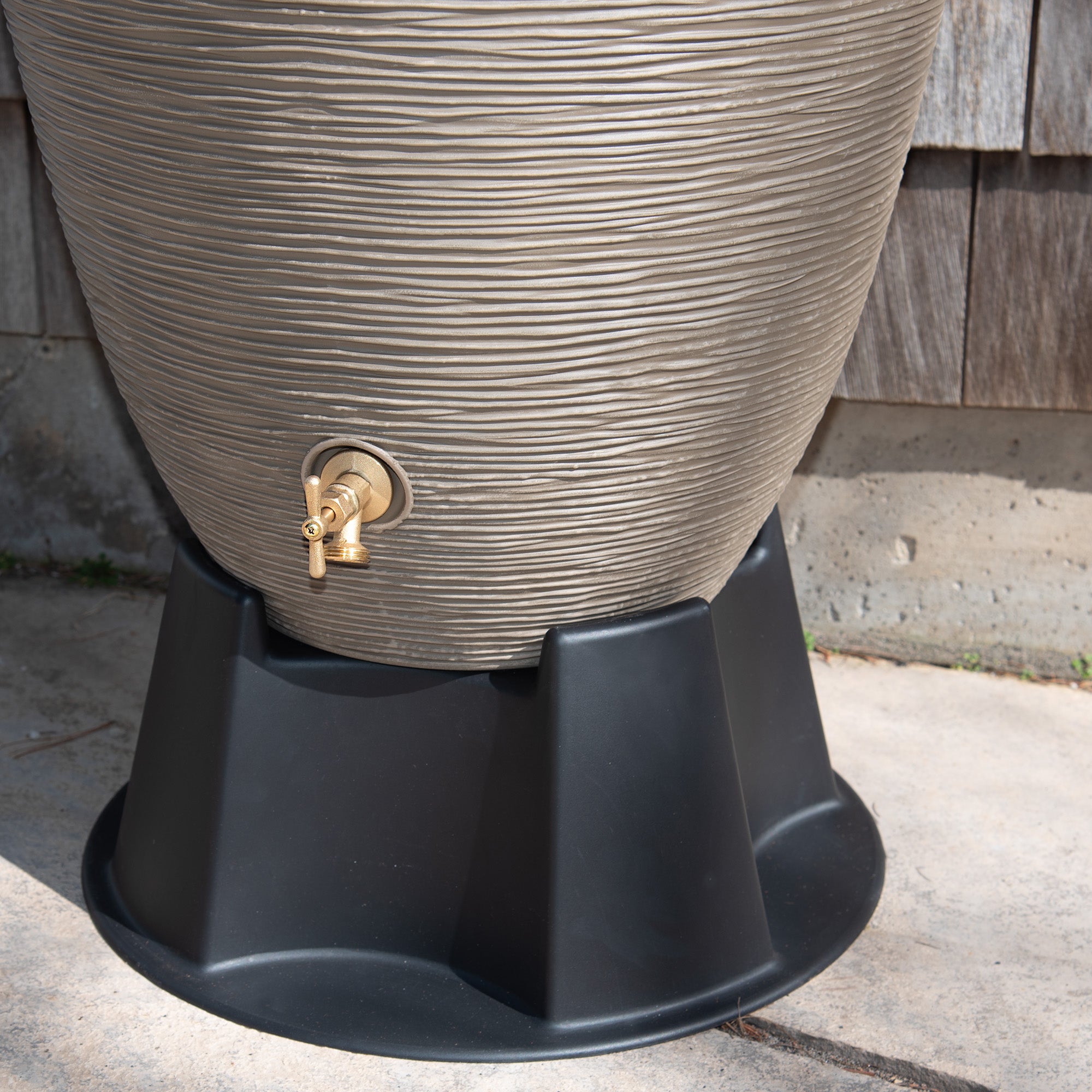 Newport Rain Barrel with Removable Lid and Stand