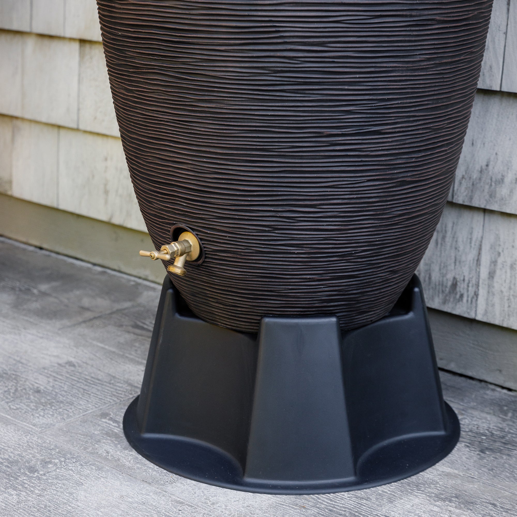 Newport Rain Barrel with Removable Lid and Stand