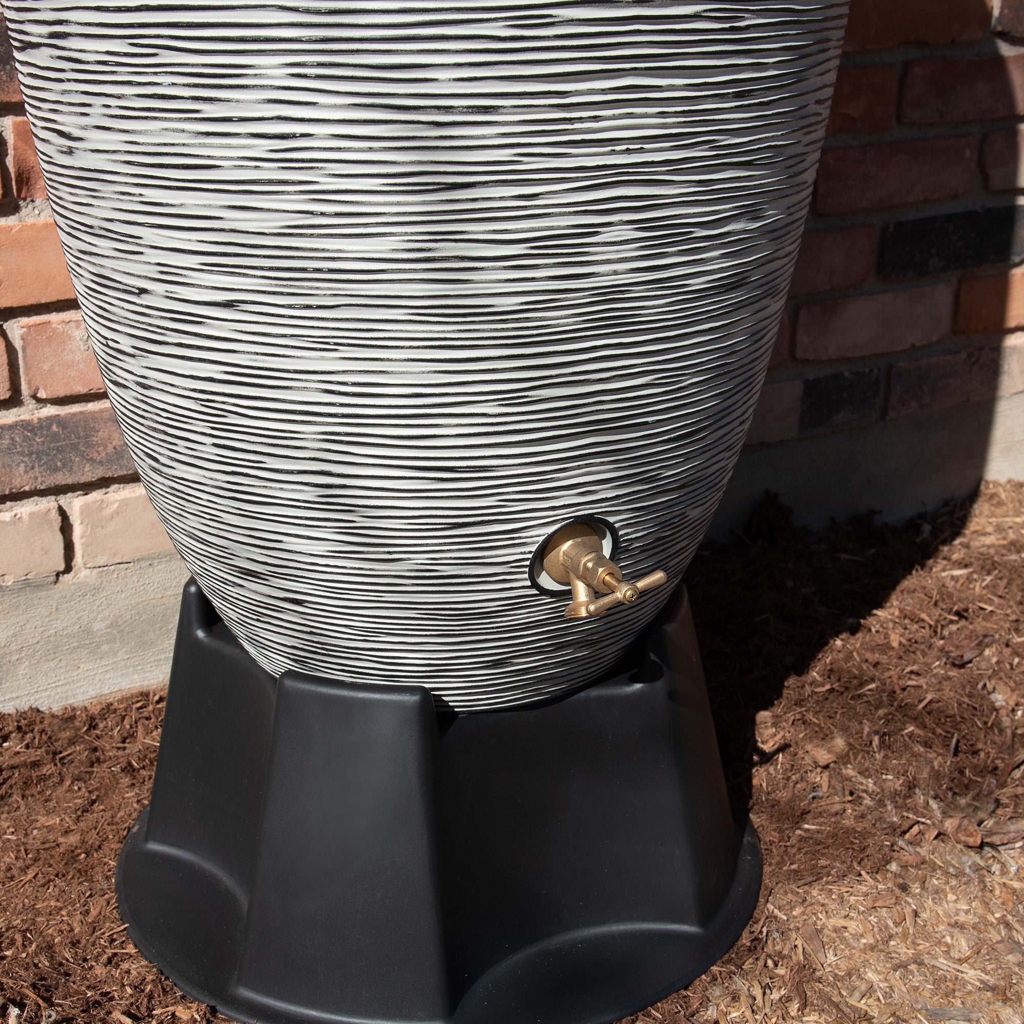 50 Gallon Newport Rain Barrel, Rain Barrel Stand and Planter Bundle